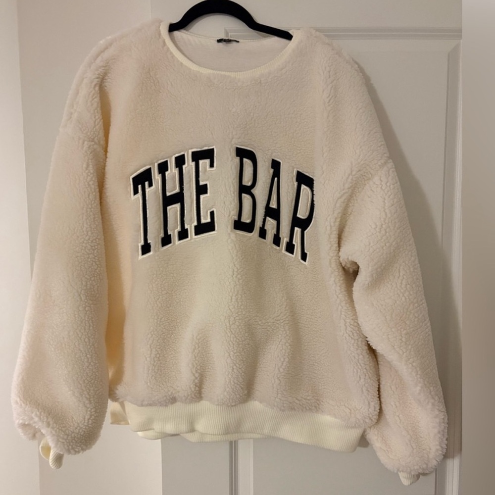 The Bar Gigi Sherpa Varsity sweatshirt like new 3x cream & black - Picture 3 of 8